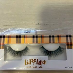 Red Aspen Luxe False Lashes Friendsgiving